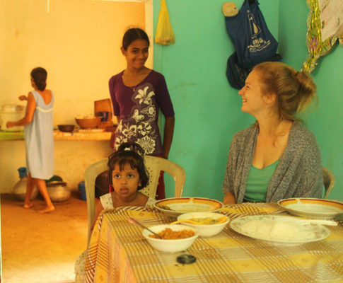 Duaran reissulla Sri Lankalla toukokuussa 2016. Aitoa kyläelämää pääsee kokemaan Duaran kautta kolmessa sri lankalaisessa kylässä.