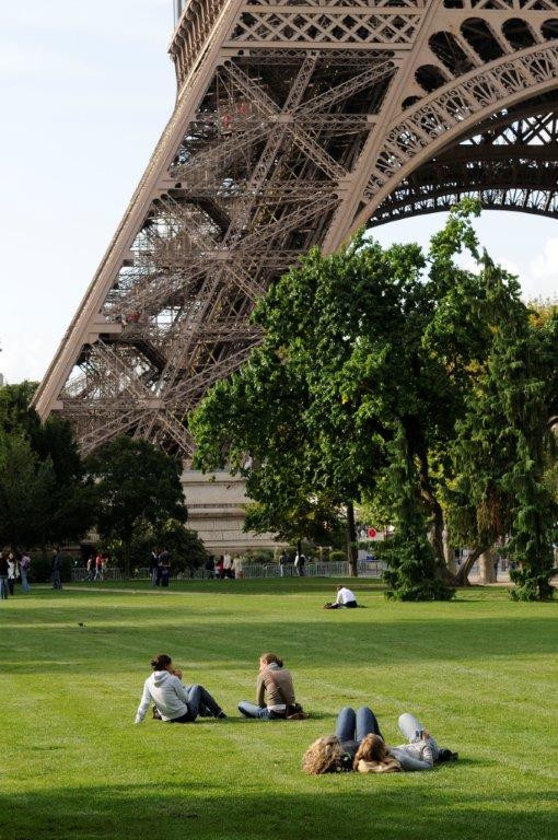 Eiffeltornin jalka Pariisi